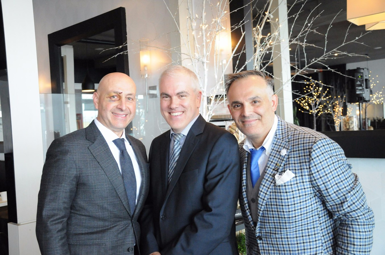 Vincent Chiara, président du Groupe Mach, Sylvain Paquin, président de l'AGAIP et Vincenzo Guzzo ont confiance que le nouveau cinéma sera rentable.