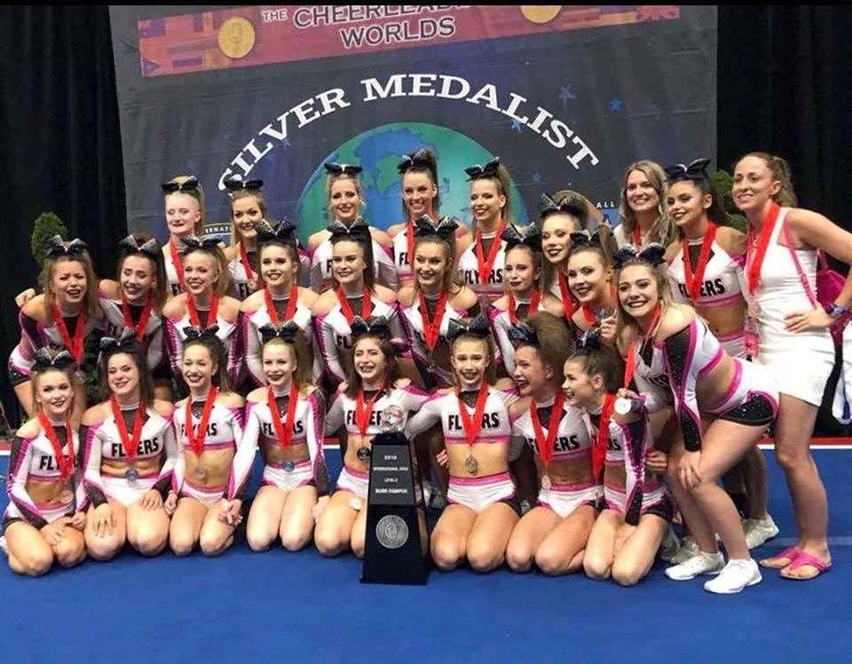 Cinq cheerleaders de la région en compétition à Disney
