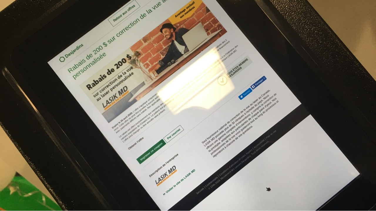 La nouvelle Borne iCoop munie d'une imprimante intégrée est accessible aux clients de la succursale et permet à ceux-ci de profiter de rabais dans des commerces locaux.