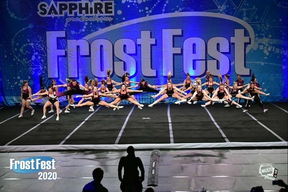 Les cheerleaders du G-Force en mettent plein la vue au Frostfest de Montréal