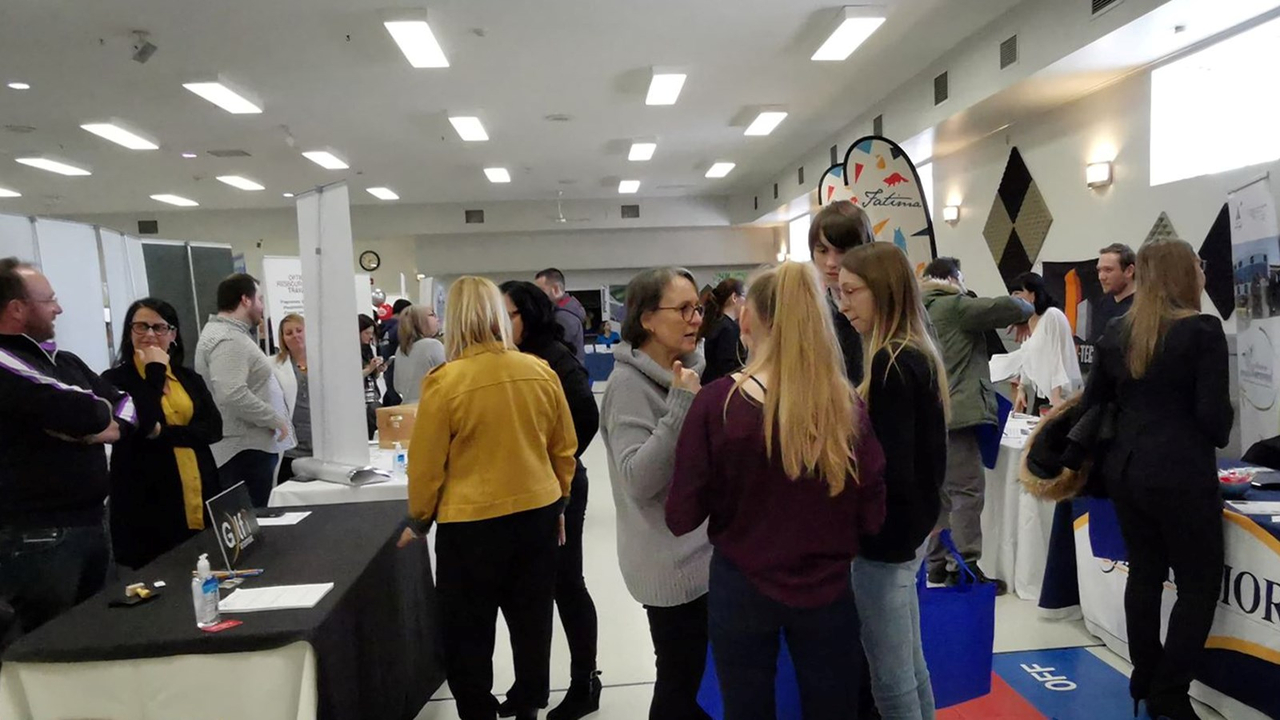 Plus de 600 emplois offerts au Salon de l'emploi étudiant