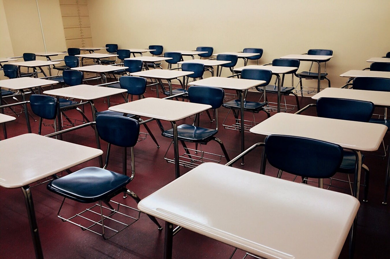 Une enseignante de la région livre un message à ses étudiants