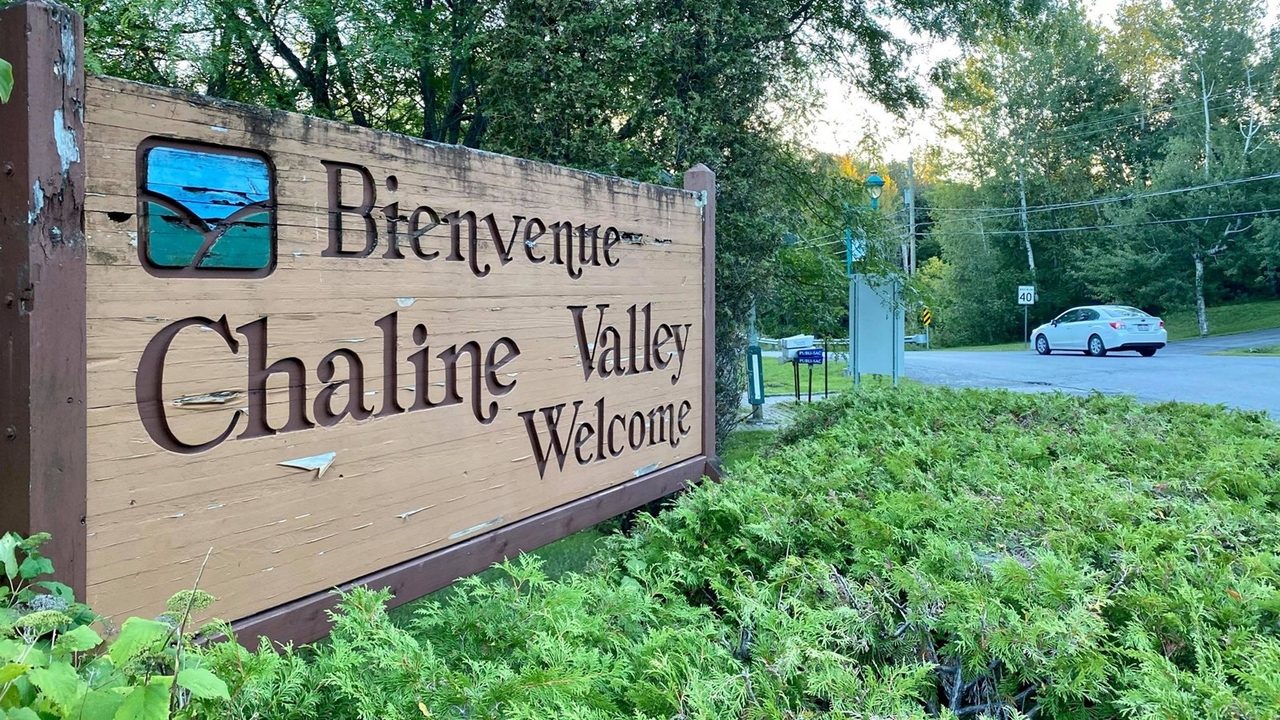 Saint-Lazare remplace un panneau d’accueil pour respecter ses obligations en vertu de la Charte de la langue française