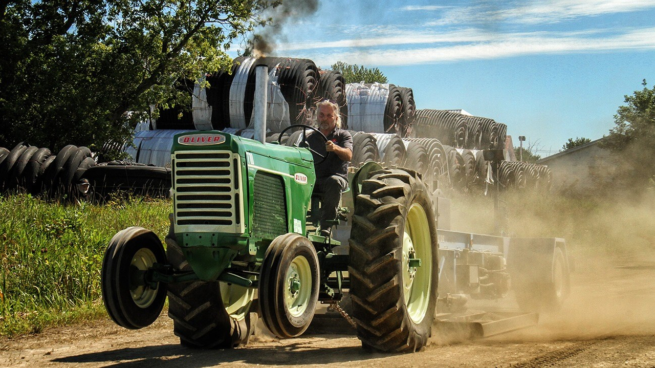 Une compétition de tirs de tracteurs enlevante à Saint-Clet