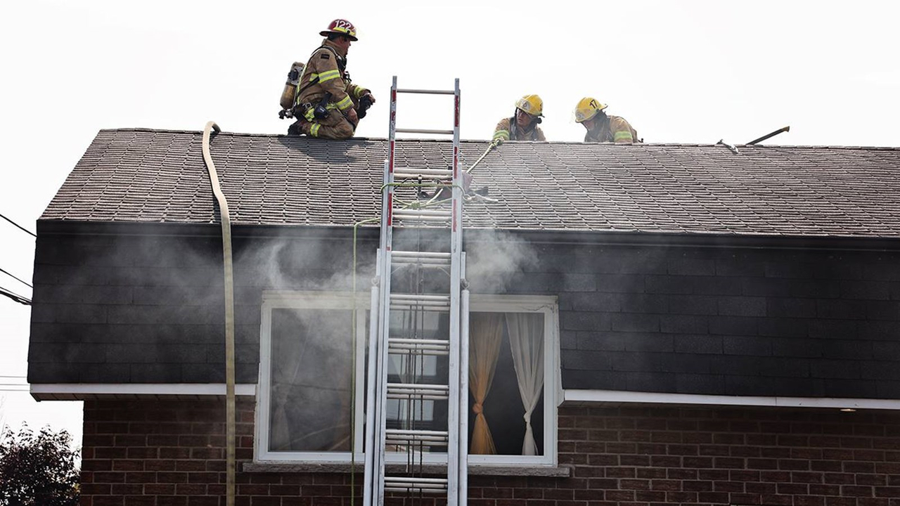 Intervention des pompiers de Salaberry-de-Valleyfield sur la rue Andrew
