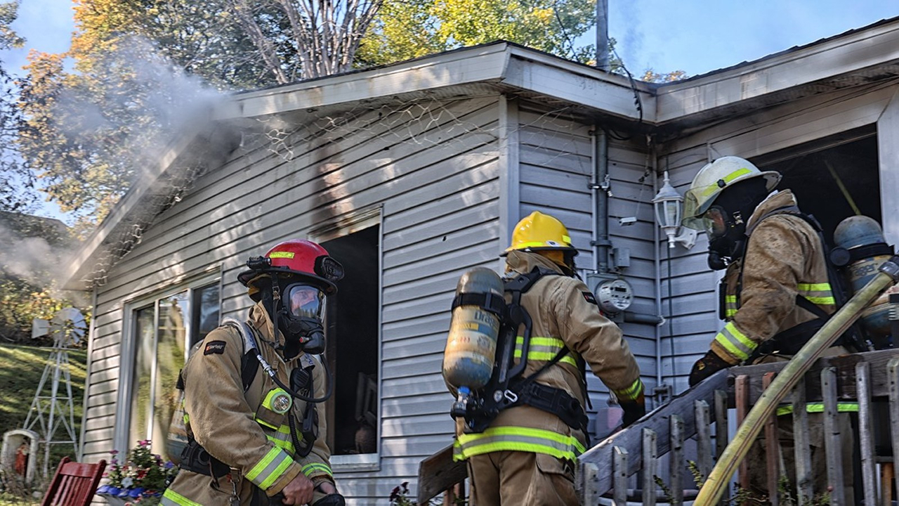Important incendie sur la rue Anna à Rigaud