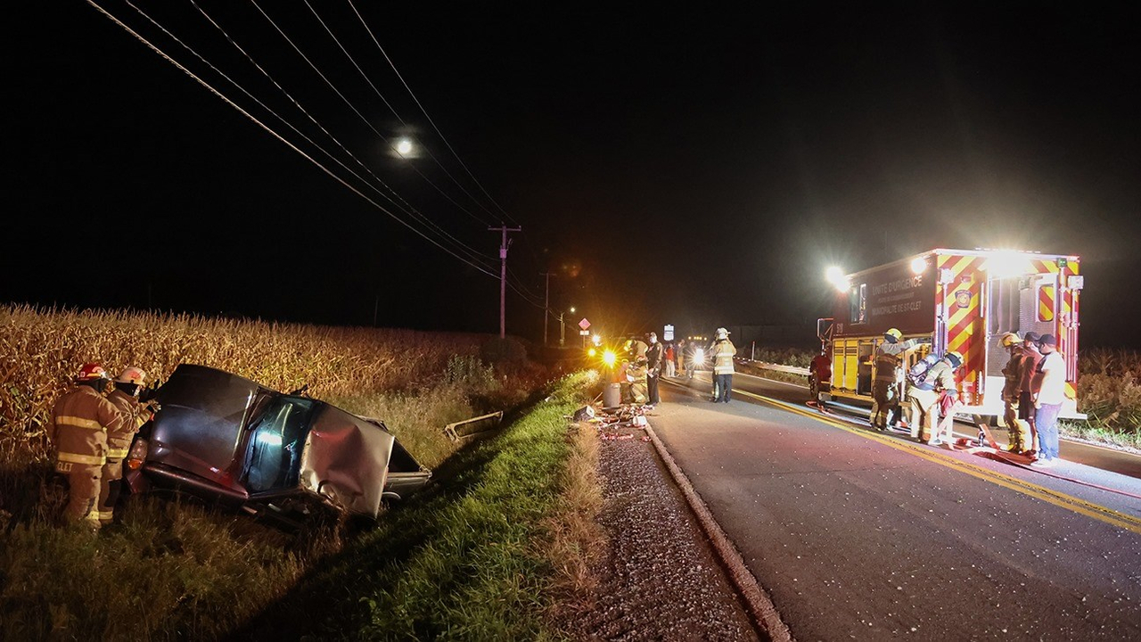 Une violente sortie de route d'un homme avec facultés affaiblies à Sainte-Justine-de-Newton