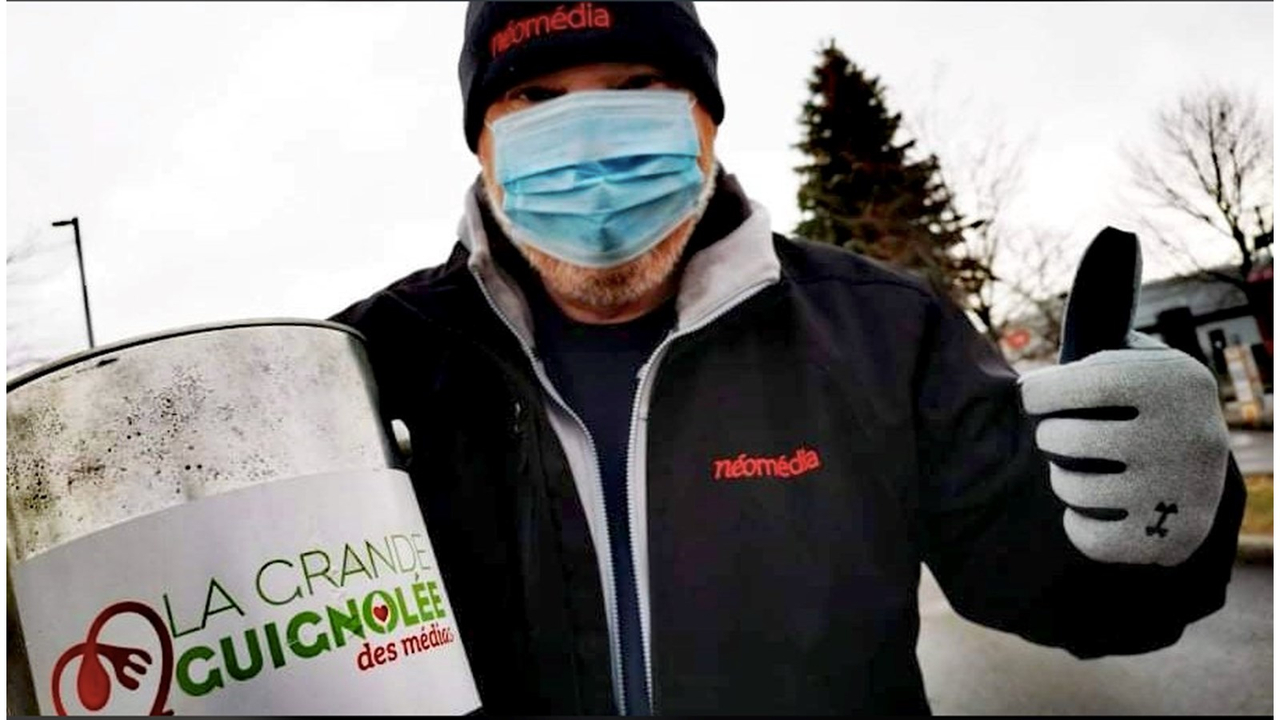 Le photographe journaliste de Néomédia, Stéphane Brunet, a aussi pris part à la Grande guignolée des médias