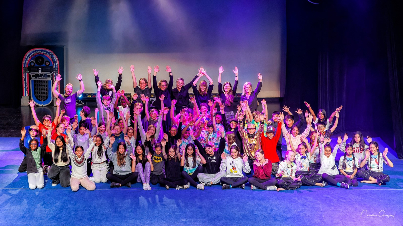 Retour en images sur le spectacle de cirque de l'école primaire Harwood