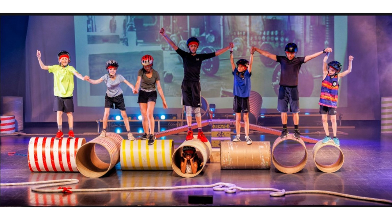 Festi-cirque: au tour des élèves de l'école Notre-Dame-de-Lorette de s'envoyer en l'air