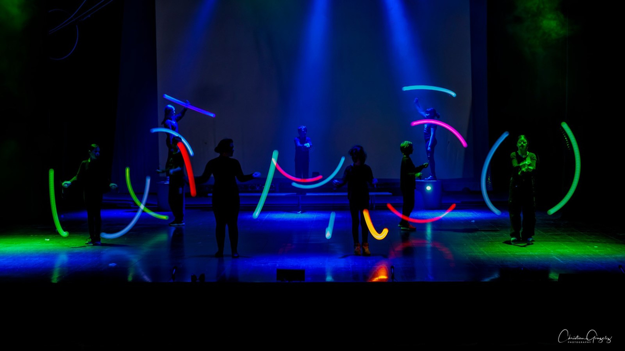 Festi-Cirque: un spectacle rythmé pour les élèves de l'école primaire des Étriers