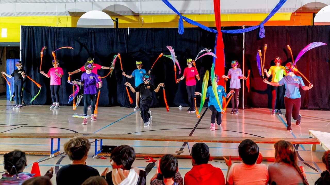 Festi-Cirque: trois représentations hautes en couleurs pour l'école Virginie-Roy