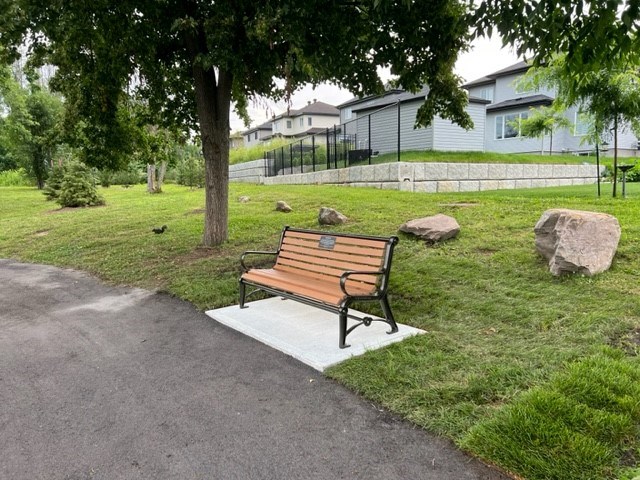 Le banc Michel Bernier. au parc Olympique