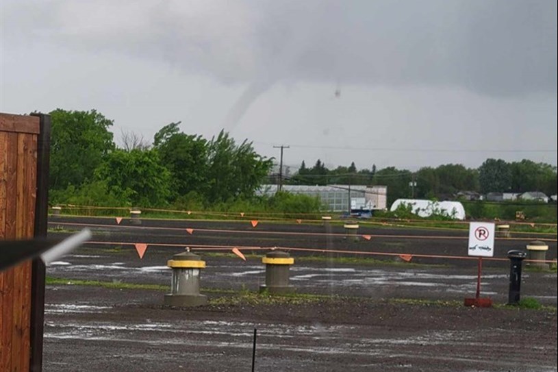 En images : un paysage désolant au lendemain de la tornade