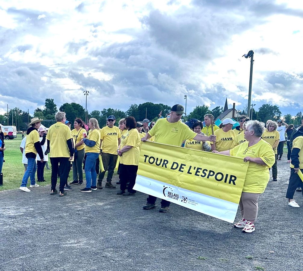 On s'apprête à commencer la marche, avec en tête les deux co-présidents d'honneur