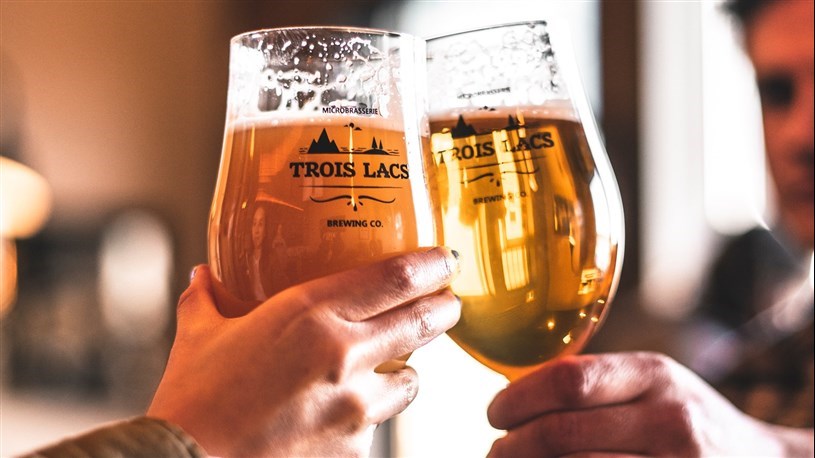 On lève son verre pour célébrer la Journée internationale de la bière