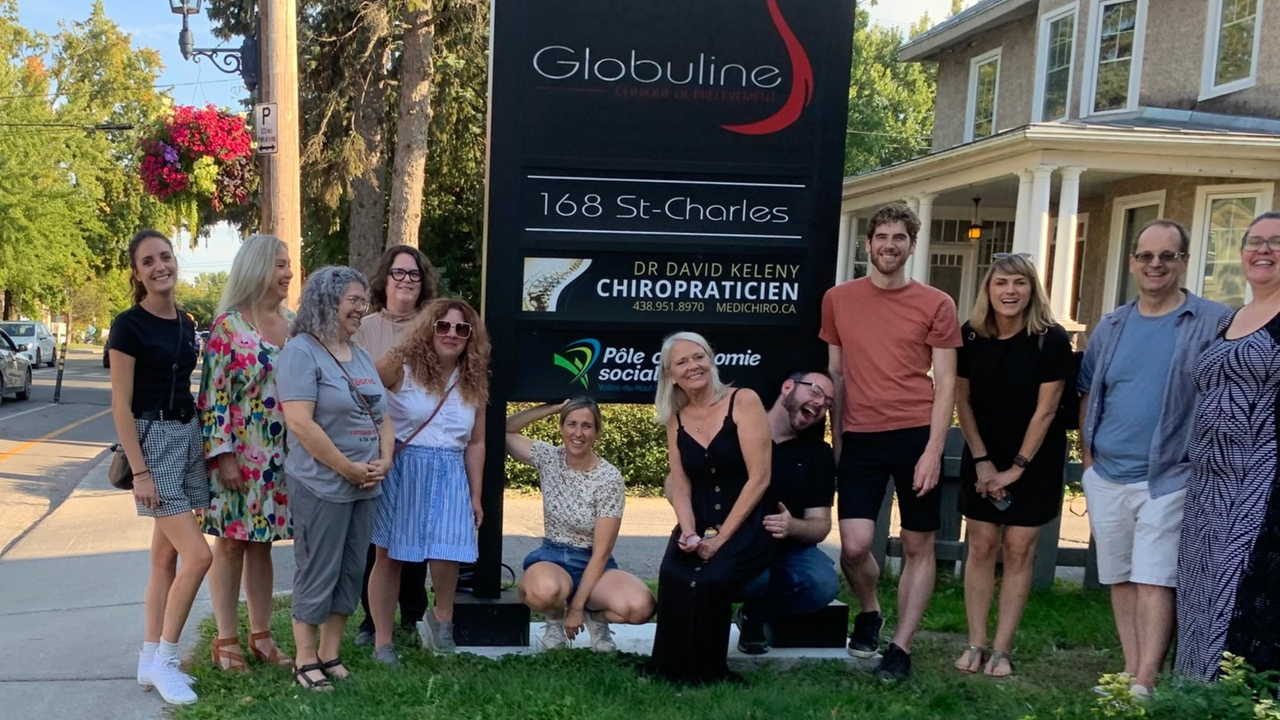 L'organisme s'est établi au 168 avenue Saint-Charles et occupe une partie du 2e étage de l'édifice 