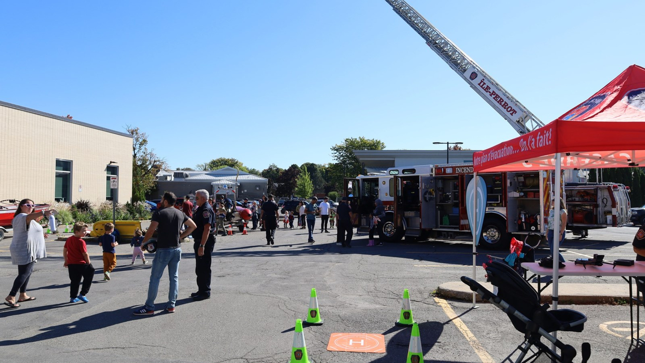 L'activité portes ouvertes attire 1200 visiteurs à la caserne de Coteau-du-Lac