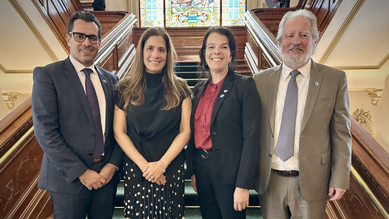 M. Monsef Derraji, député de Nelligan, Mme Pascale Déry, ministre de l'Enseignement supérieure, Mme Julie Pelletier, Directrice générale du Cégep Gérald-Godin, M. Yvan Desrochers, Membre du conseil d'administration du Cégep Gérald-Godin, Ex-président de l'Association des francophones de l'Ouest-de-l'Île et Président du comité d'implantation du cégep francophone de l'Ouest-de-l'Île