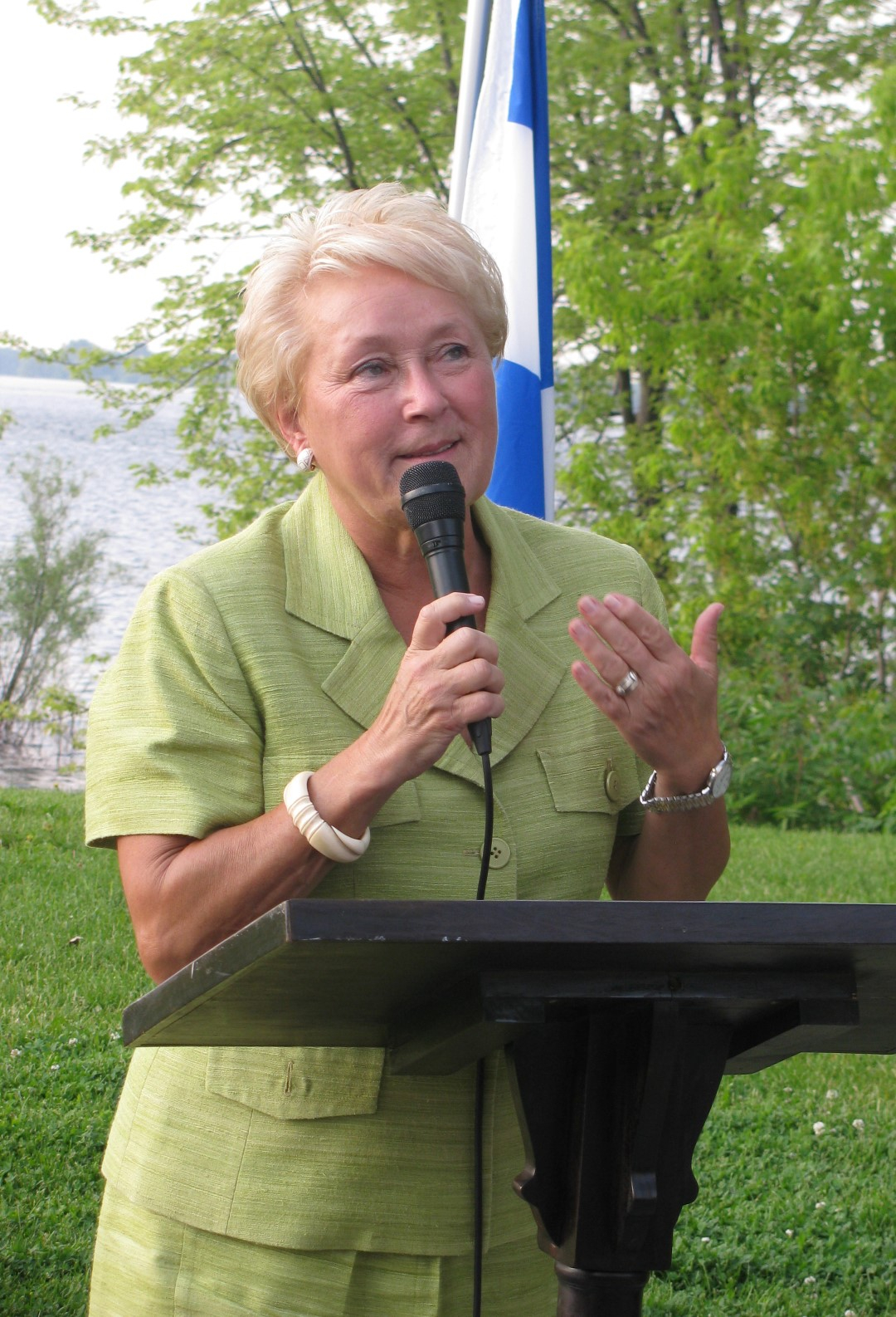 Pauline Marois était de passage dans la circonscription de Chambly, mercredi dernier, afin de resserrer les rangs des membres et militants de son parti.(Photo : Courtoisie)