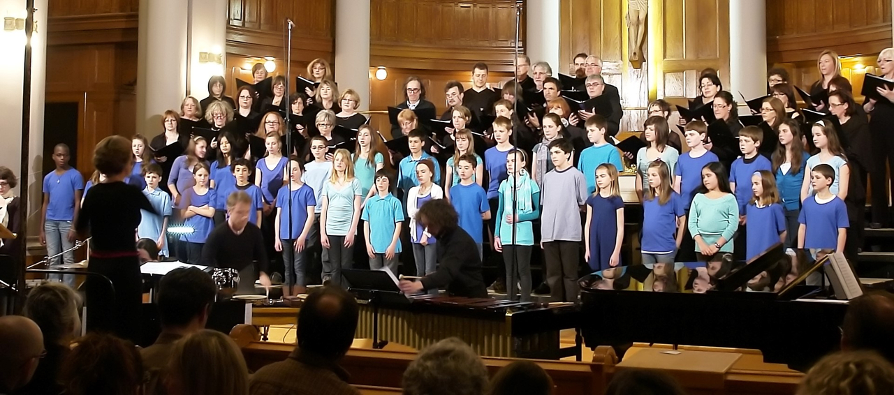 Plus de 80 choristes ont uni leurs voix, pour offrir ce moment inoubliable.