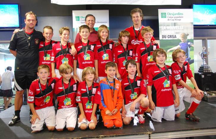 Les joueurs U11MA de l’Arsenal de Chambly et leurs entraîneurs.