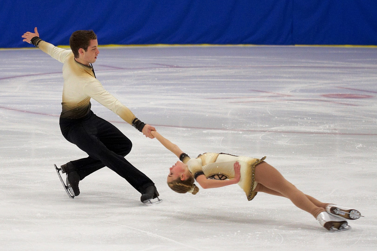 Les patineurs David-Alexandre Paradis et Émilie Bourassa continuent d'accumuler des médailles.