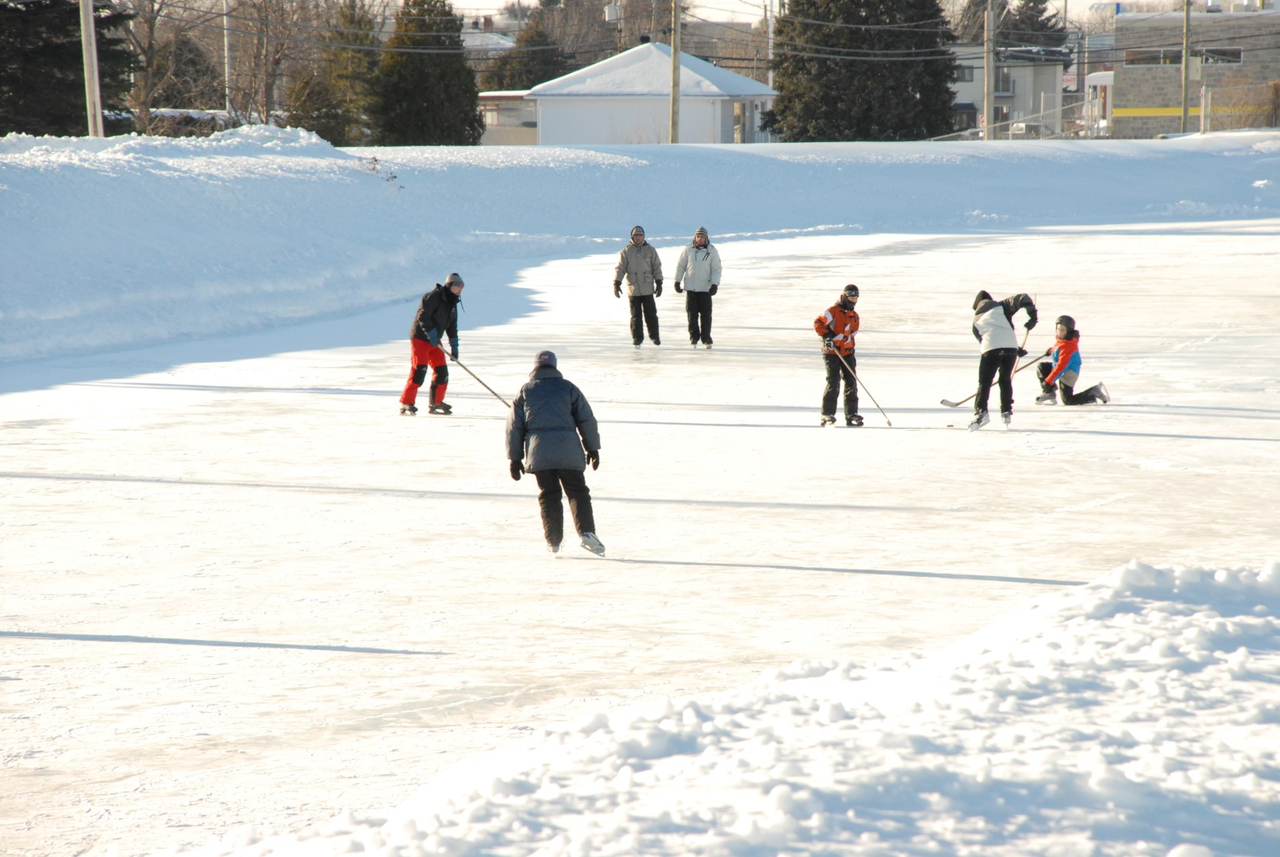 Les courageux, bien emmitouflés, ont pu profiter de belles conditions de glace dans les derniers jours.