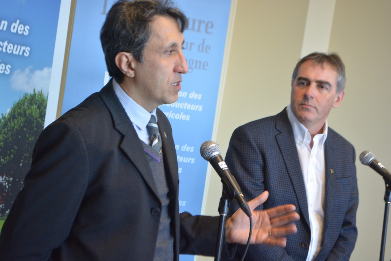 Le premier député de Québec solidaire, Amir Khadir, et le président de l'UPA, Marcel Groleau.
