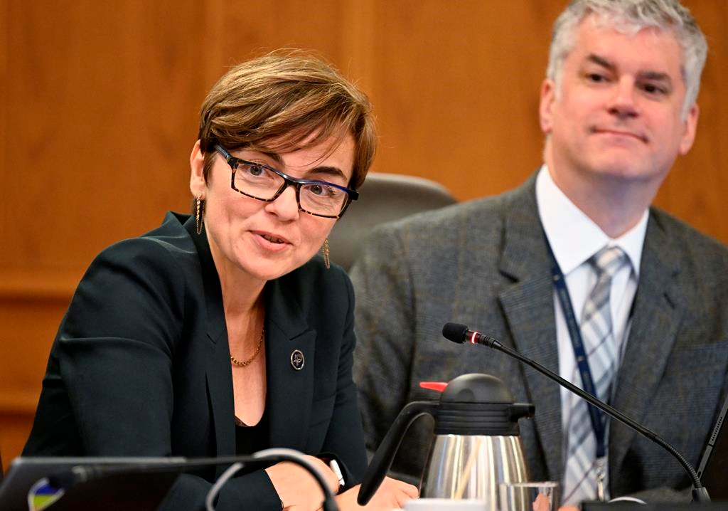 Québec se penche sur les permis «fermés» des travailleurs étrangers temporaires