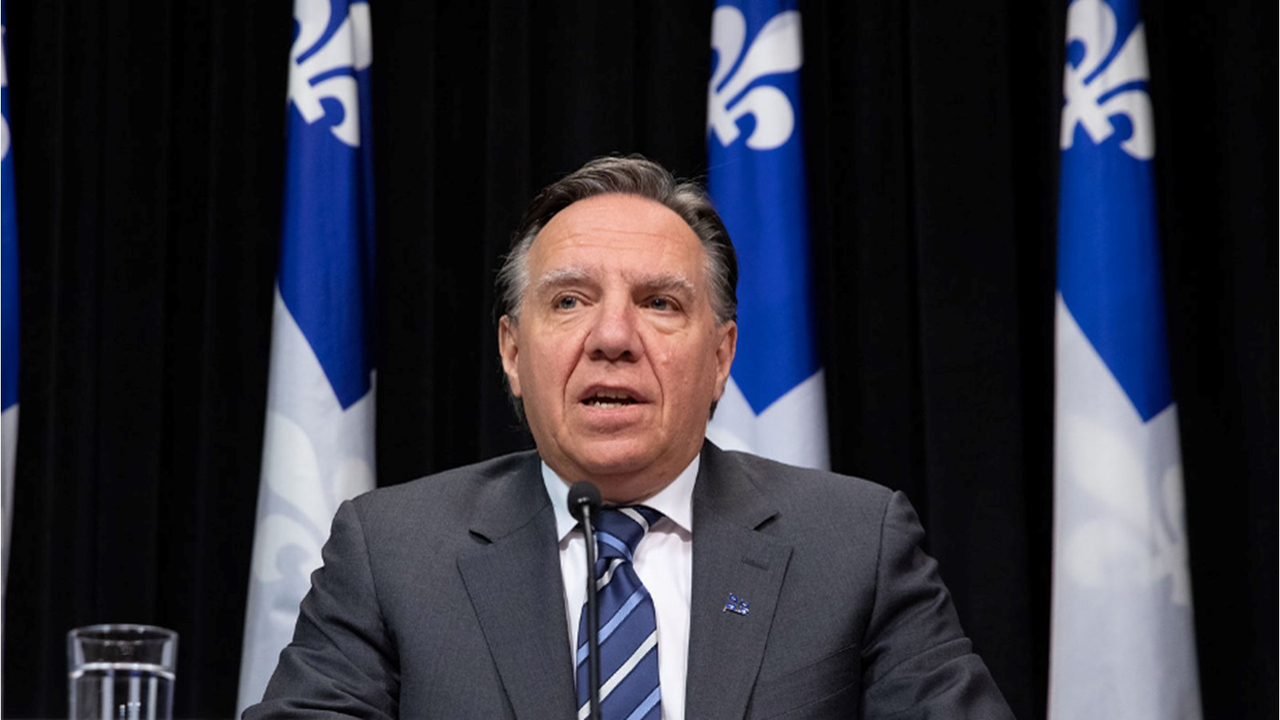 M. Legault a aussi été transparent sur la question du matériel médical ( masques, gants et blouses) en précisant qu’il reste des stocks pour environ une semaine