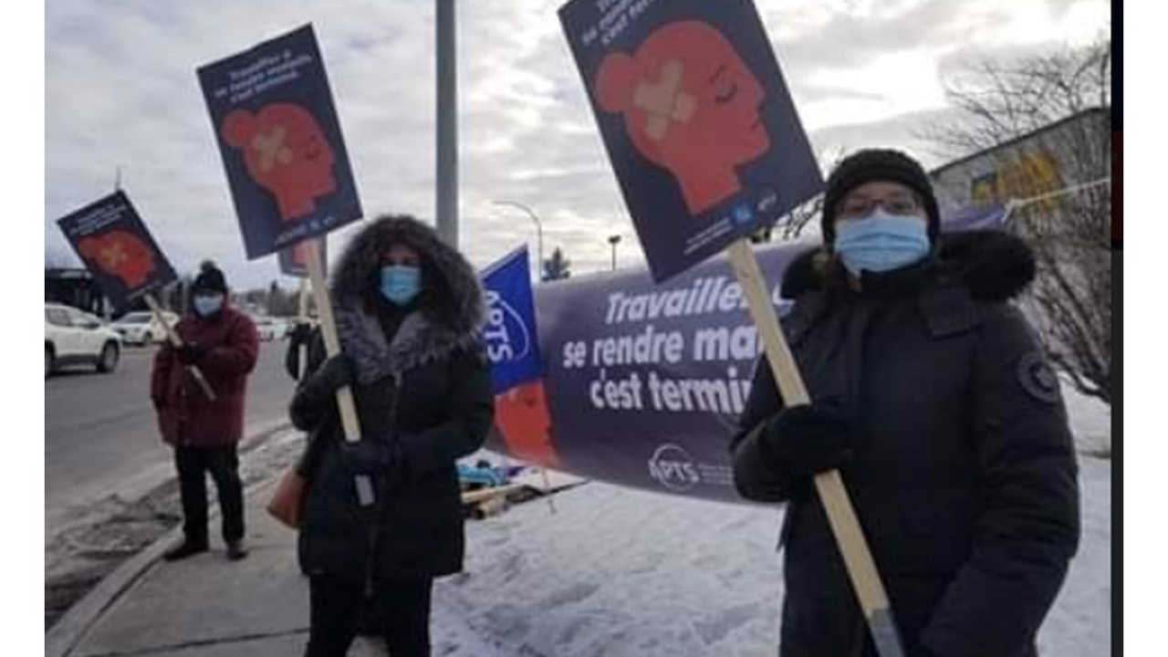 Les membres de l'APTS se font entendre lors d'une action surprise
