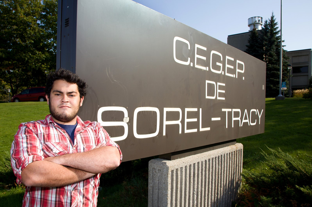 Le président de l’Association étudiante du Cégep de Sorel-Tracy, Marc-André Jean-Montenegro était outré que François Legault ait décrit le milieu collégial comme un endroit qui incite à la consommation de drogue et au décrochage.