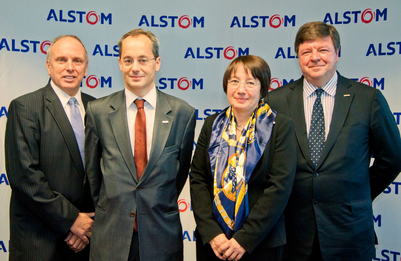Dans l’ordre habituel : Claude Lambert, Directeur général des activités hydroélectriques en Amérique du Nord, Jérôme Pécresse, vice-président à la direction d’Alstom et président du secteur Renewable Power de l’entreprise, Maryse François-Xausa, vice-présidente d’Alstom Hydro responsable de la recherche et du développement ainsi que Pierre Gauthier, président d’Alstom Canada et États-Unis. (Photo : Rémi Belpulzo)
