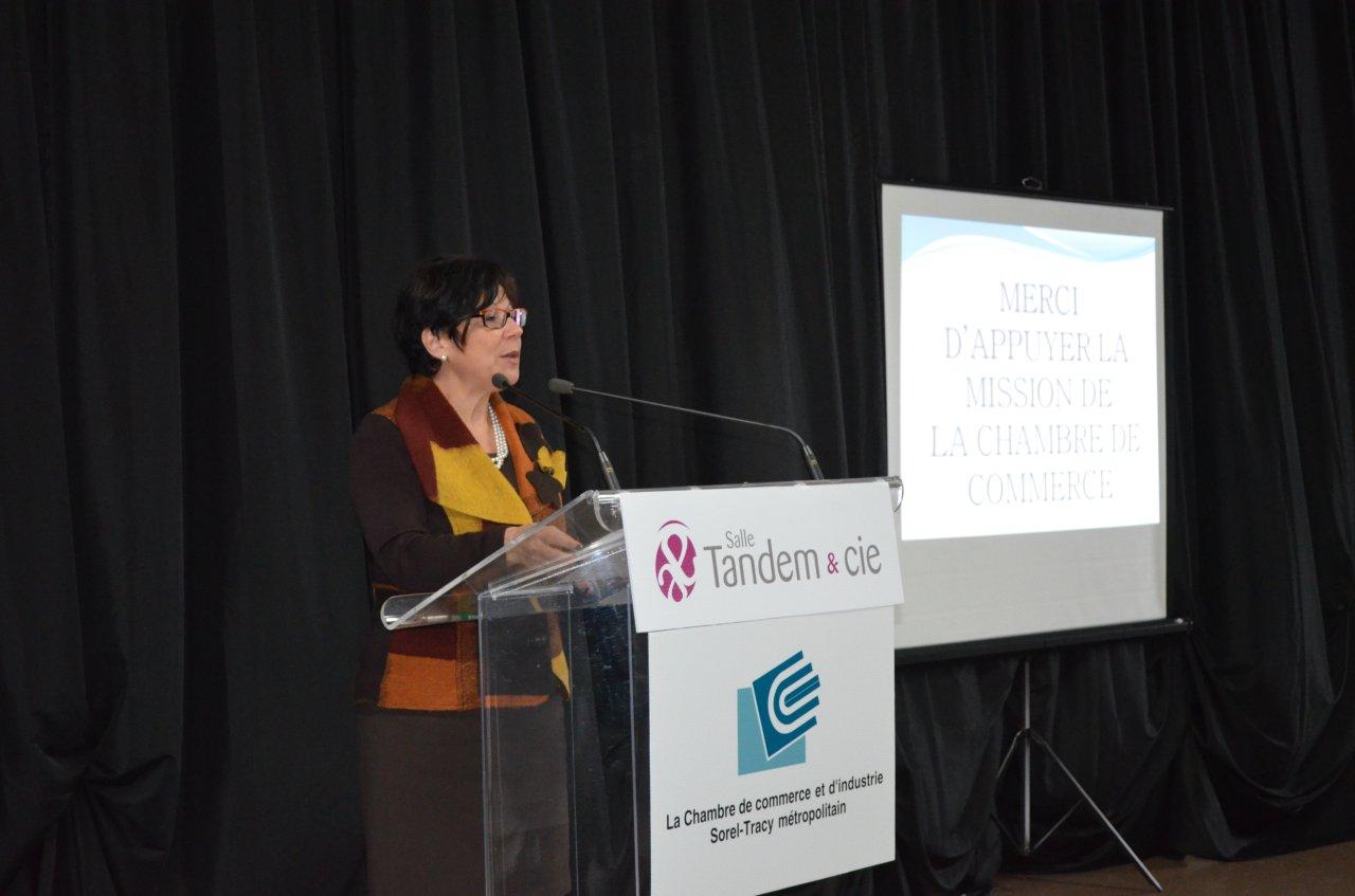 La ministre Élaine Zakaïb a annoncé les grandes lignes de son plan économique pour la province, dans le cadre d'un dîner-conférence organisé par la Chambre de commerce et d'industrie Sorel-Tracy métropolitain.