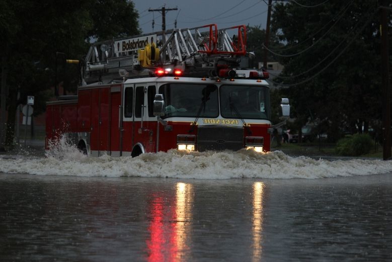 Plusieurs foyers ont été inondés en lien avec les orages violents qui ont balayé la couronne Nord de Montréal, le samedi 12 août 2012. Sur la photo, une rue inondée à Bois-des-Filion.
DANIÈLE COMTOIS/MON TOPO/TVA NOUVELLES