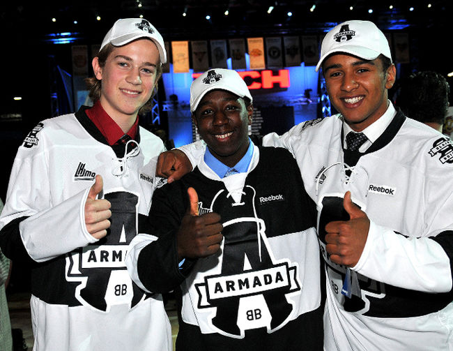 Samuel Montembault, Yvan-Gabriel Mongo et Olivier Schingh-Gomez ont été les premiers à endosser l'uniforme de l'Armada au repêchage de la LHJMQ, samedi à Chicoutimi.
