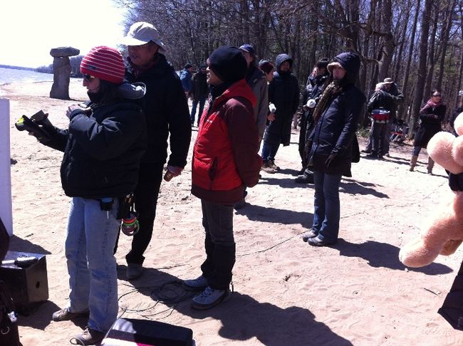 L’équipe de tournage du film japonais The Last Druid: Garm Wars en plein travail sur les plages du parc national d’Oka.
