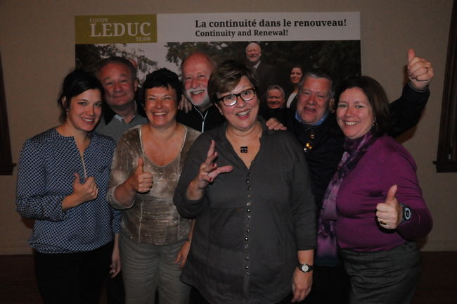 Madeleine Leduc et son équipe avaient l’esprit à la fête lors de leur victoire aux récentes élections municipales.