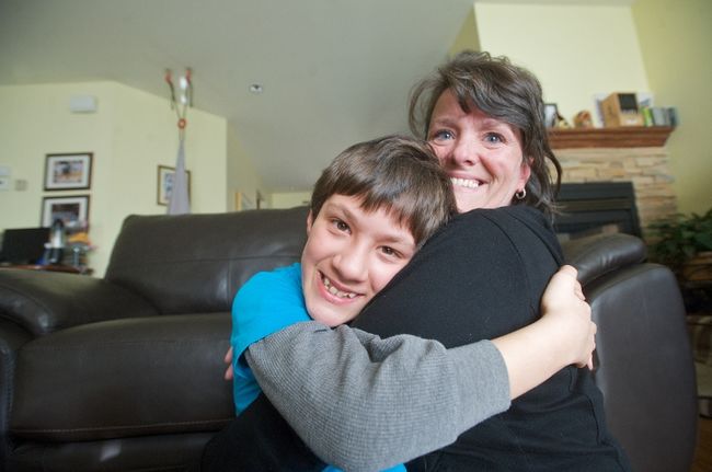 Sylvie Lejeune avec son jeune garçon Félix.