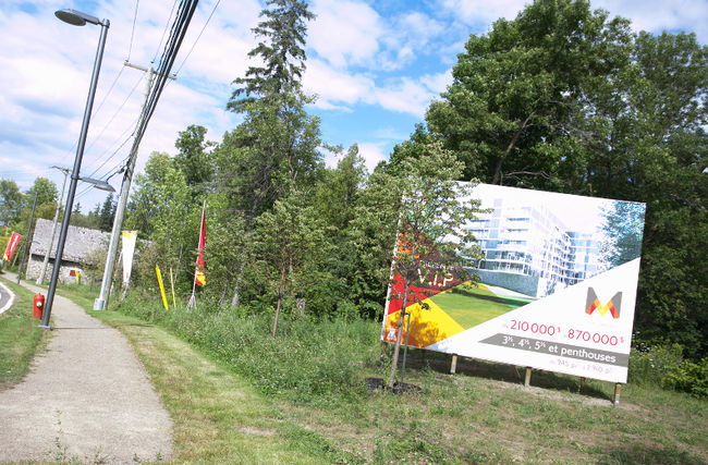 Le projet de condominiums sur le site du Domaine Garth continue de soulever la colère. 