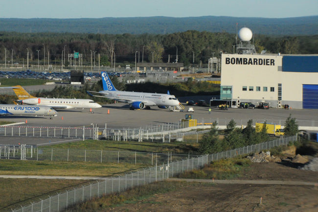 Bombardier se fait taper sur les doigts  
