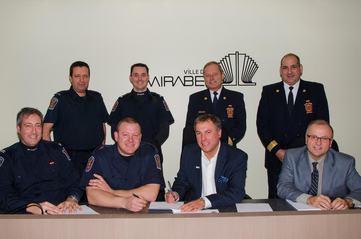 Dans l’ordre habituel, on aperçoit MM. Pierre Trottier, Éric Leboeuf, président du Syndicat des pompiers et pompières du Québec, section locale Mirabel, Jean Bouchard, maire de Mirabel, et Mario Boily, directeur général de la Ville de Mirabel.
 
(Rangée du haut) : MM. Mario Beaudoin, Sean Magowan, Denis Maurice, directeur du Service de la sécurité incendie, et Joël Laviolette, directeur adjoint du Service de la sécurité incendie.