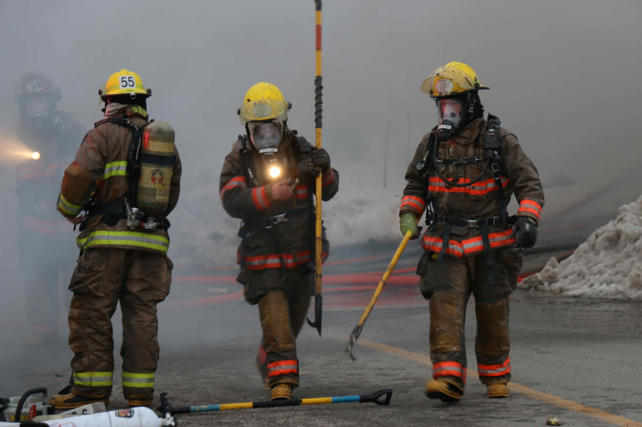 Maison ravagée par les flammes à 3 jours de Noël