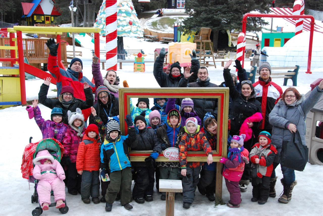 Le Village du Père Noël en cadeau à des familles de la région