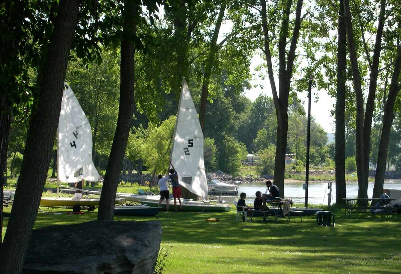 Les camps de jour sont ouverts