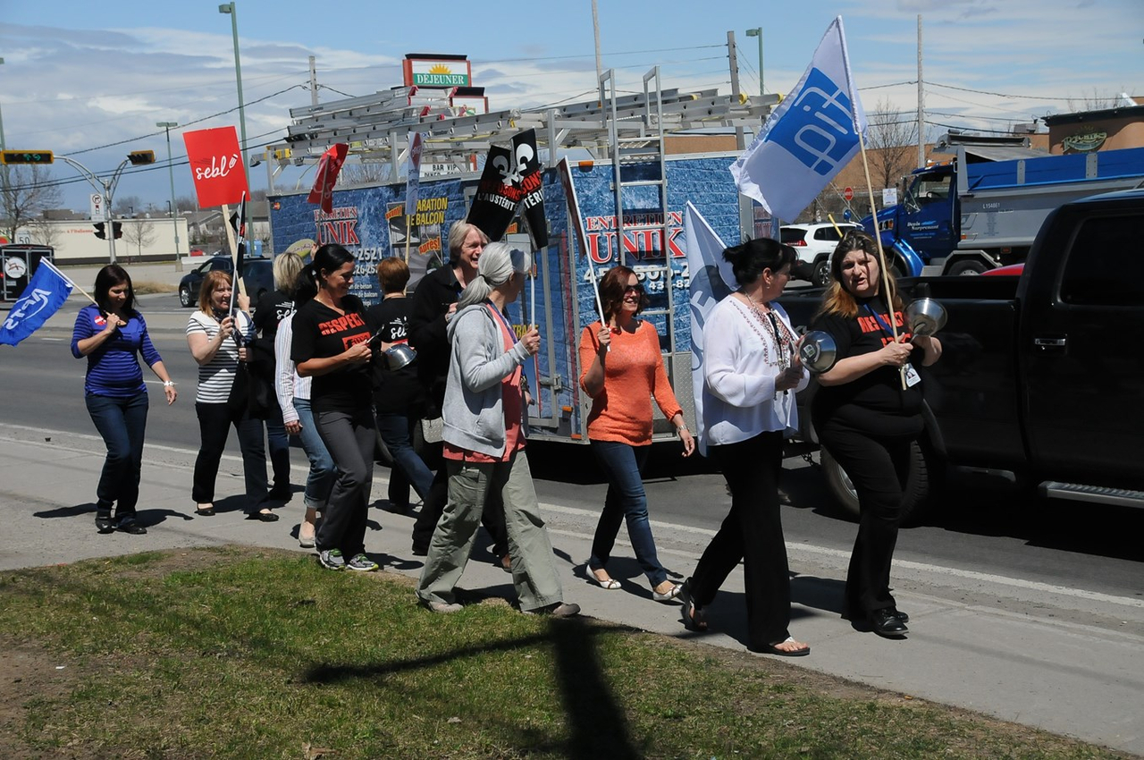 Le personnel de l'hôpital Saint-Eustache proteste