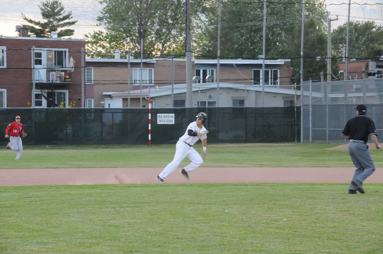 Les Bisons jouent le même tour aux Pirates