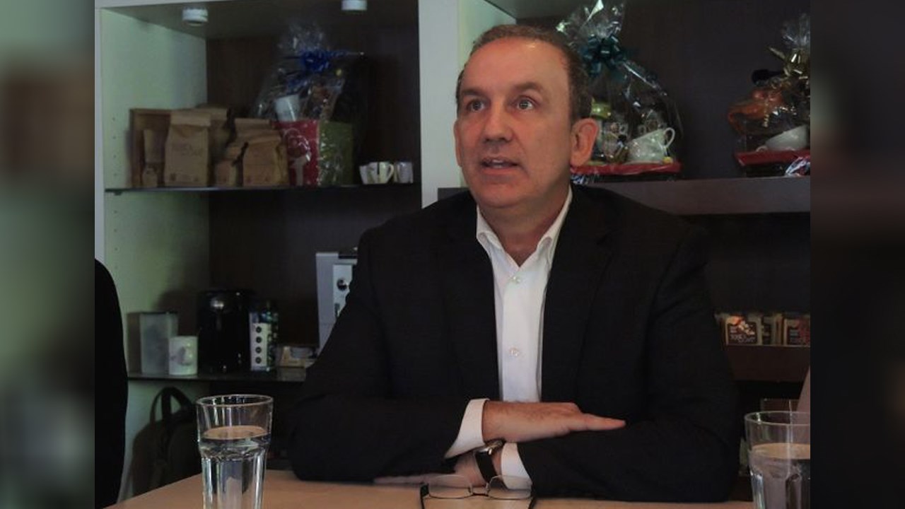 Le député de Groulx Claude Surprenant invite les jeunes à participer à l'École d'été de l'INM