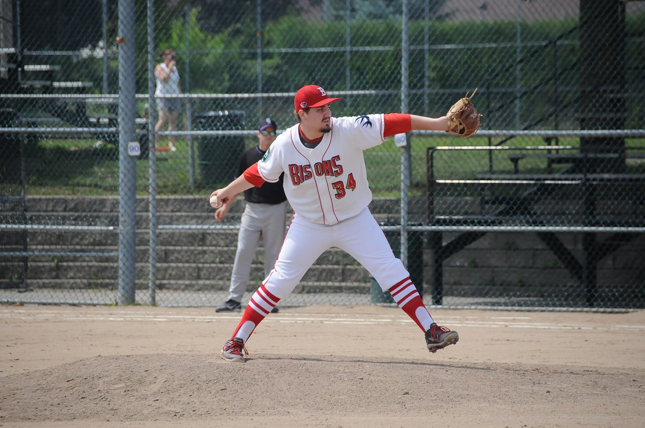 Les Bisons trop forts contre Coaticook